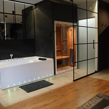Jacuzzi #2 - Relax Apartment
